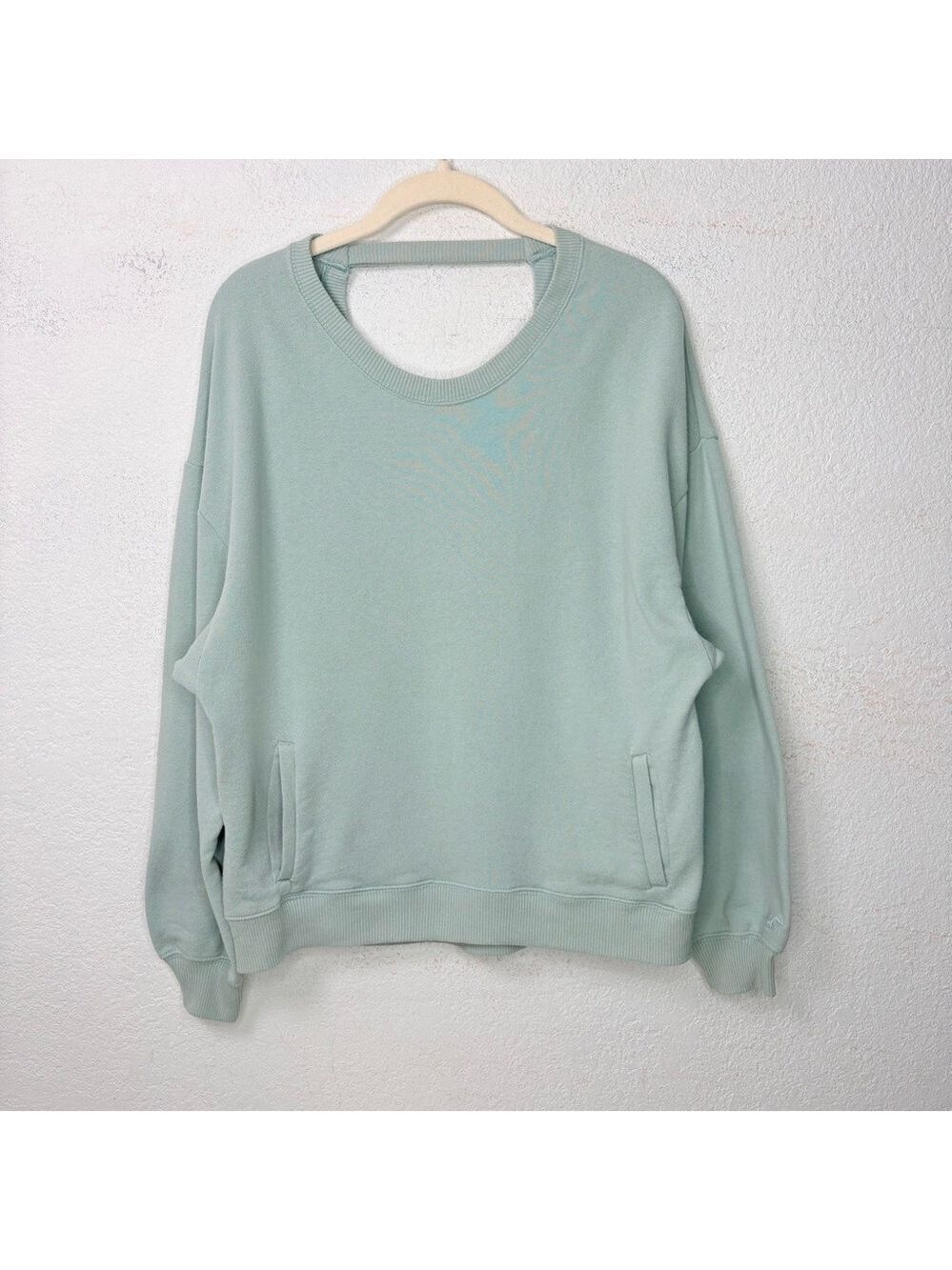 Hollister Oversized Fleece Sweatshirt Women’s S Sage Cut-Out Back Cozy 90s Y2K